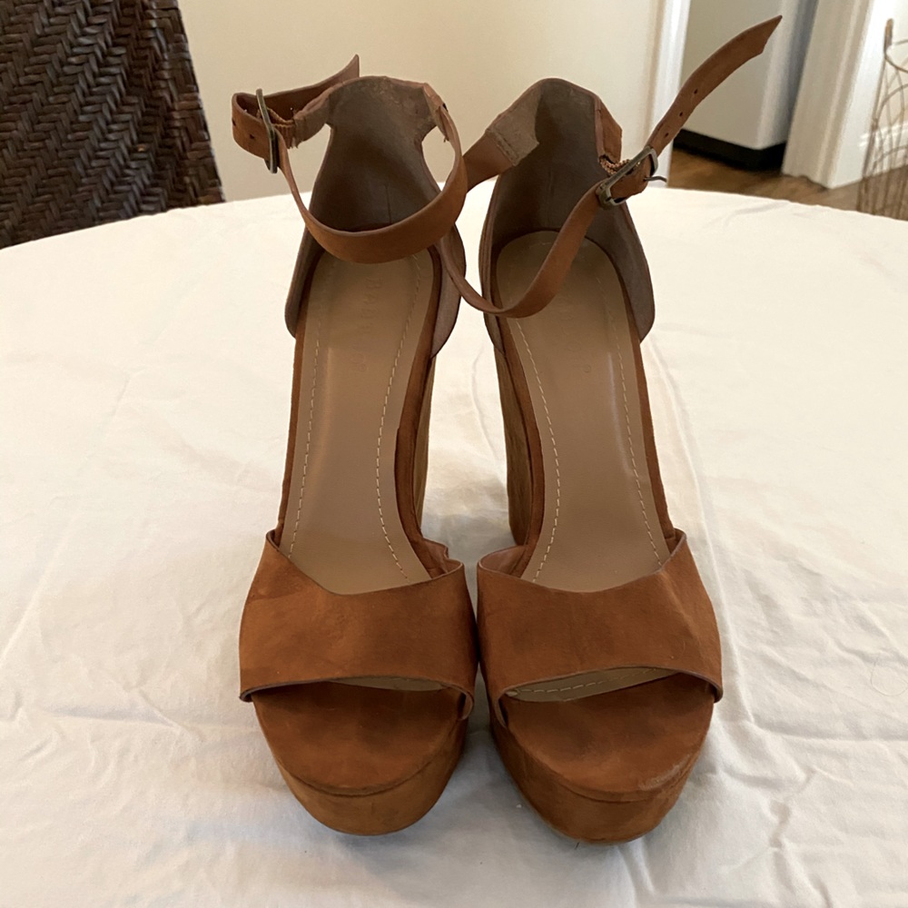 Women’s size 7 brown Wedge! Barely worn.